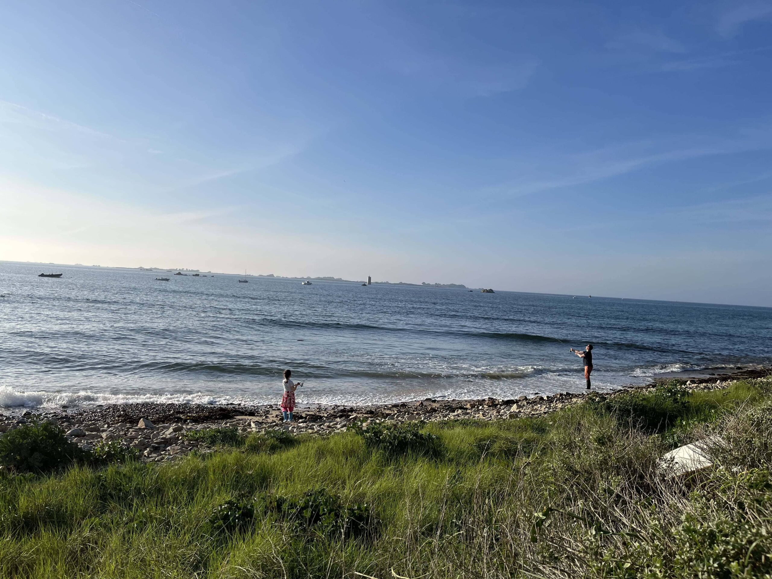 Jeux en bord de plage à Port Beni